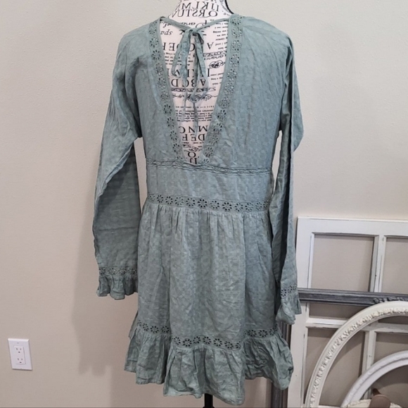 Asos Boho Mini V front and back, long sleeve Size 4 100% cotton eyelet - Picture 9 of 12